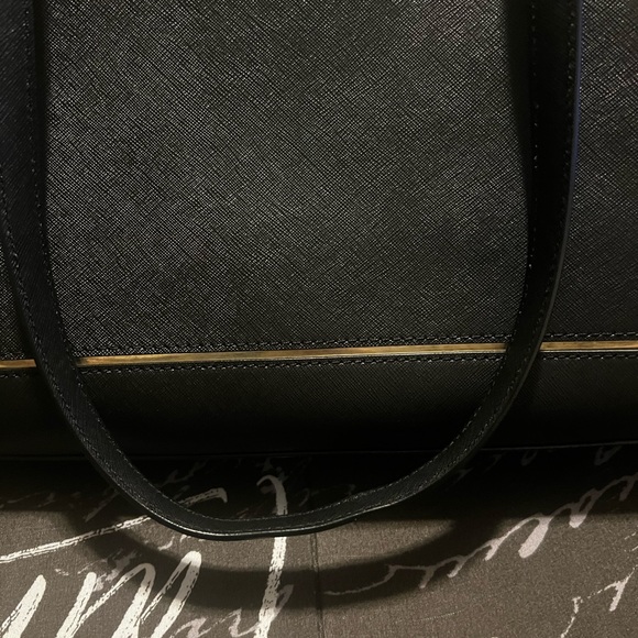 Michael Kors Frame Out Item Large Tote Bag - Picture 12 of 16